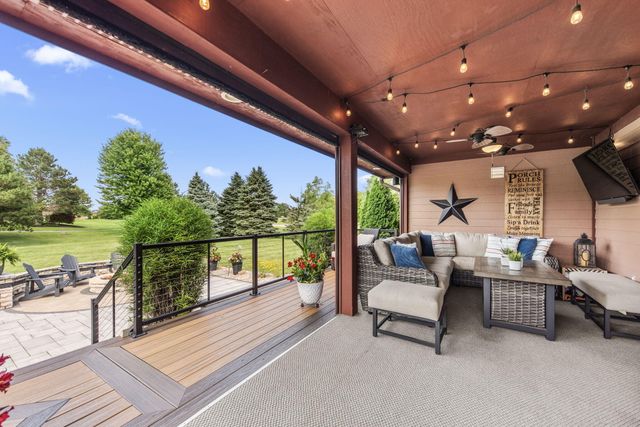 902 Kendall Court, Crown Point, IN 46307