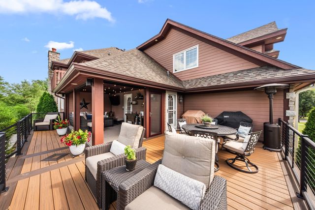 902 Kendall Court, Crown Point, IN 46307