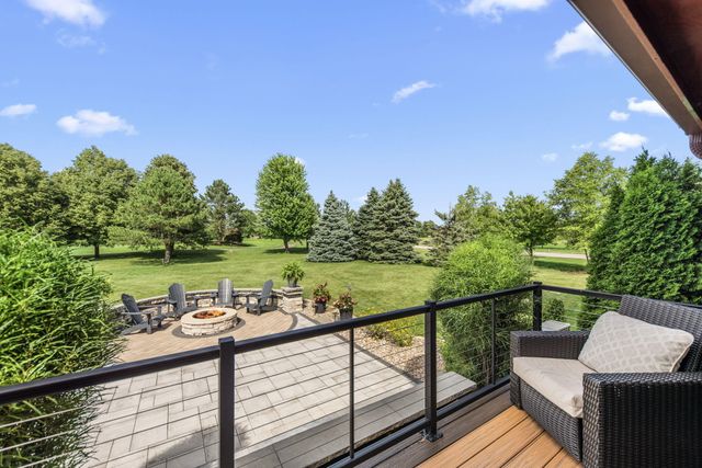 902 Kendall Court, Crown Point, IN 46307