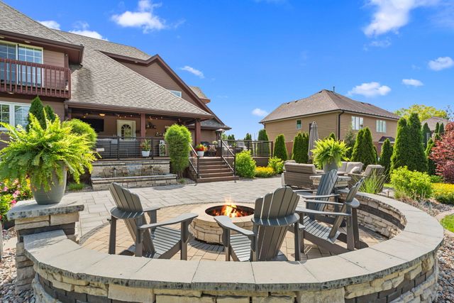 902 Kendall Court, Crown Point, IN 46307