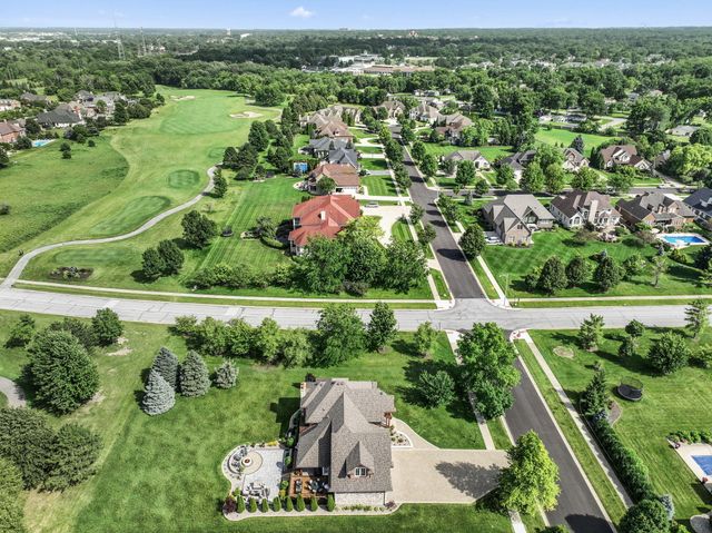 902 Kendall Court, Crown Point, IN 46307