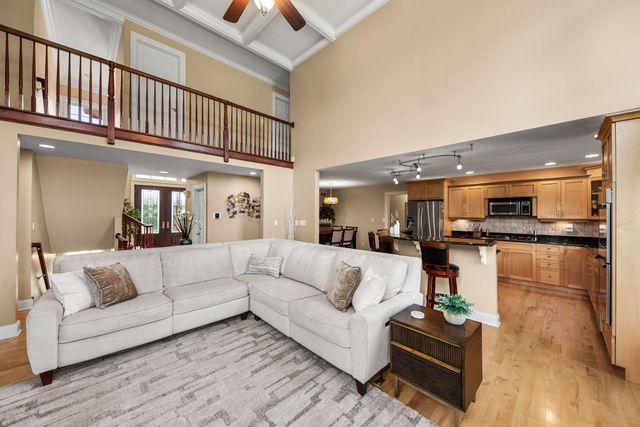 902 Kendall Court, Crown Point, IN 46307