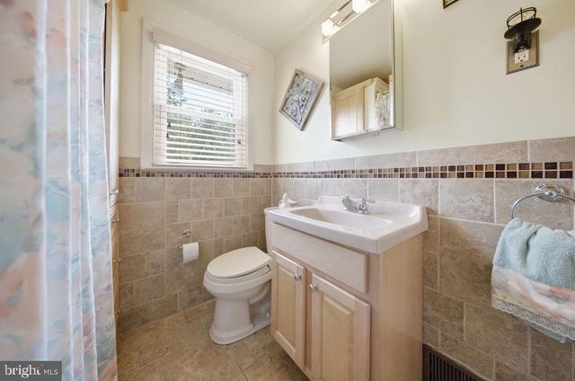 855 RHOADS DR, Springfield, PA 19064