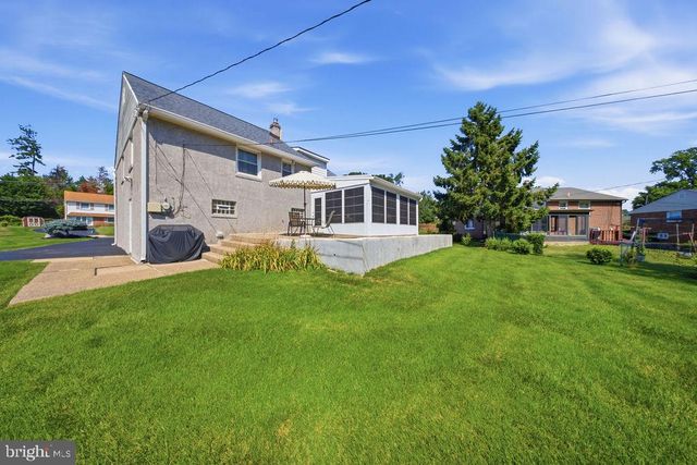 855 RHOADS DR, Springfield, PA 19064
