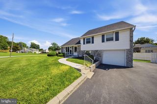 855 RHOADS DR, Springfield, PA 19064