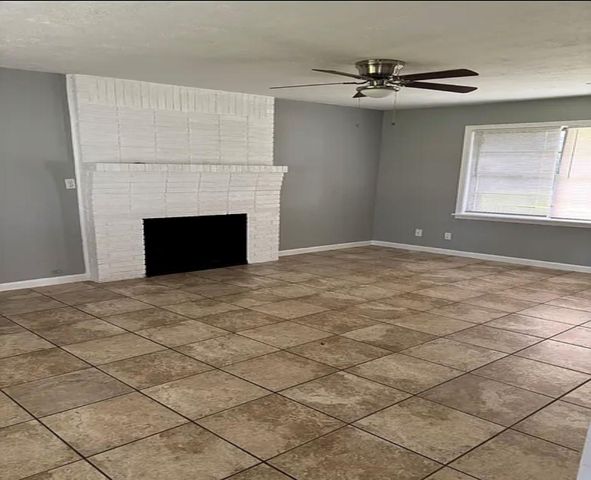 611 N Shady Lane, La Porte, TX 77571