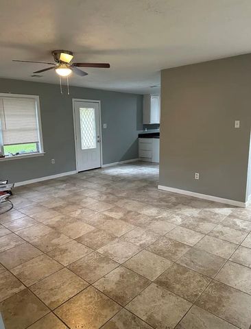 611 N Shady Lane, La Porte, TX 77571