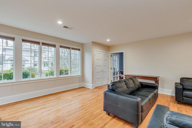 401 W 3RD ST, Moorestown, NJ 08057