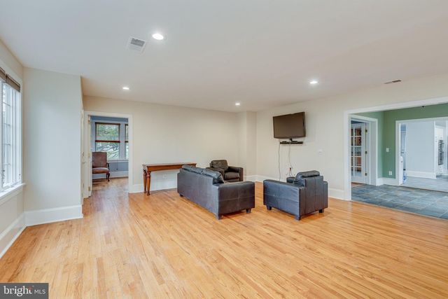 401 W 3RD ST, Moorestown, NJ 08057