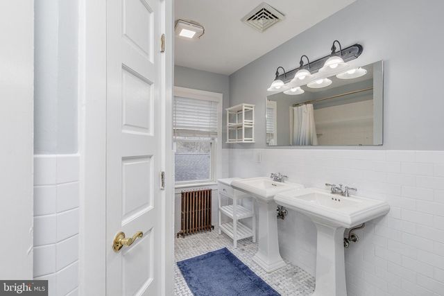 401 W 3RD ST, Moorestown, NJ 08057