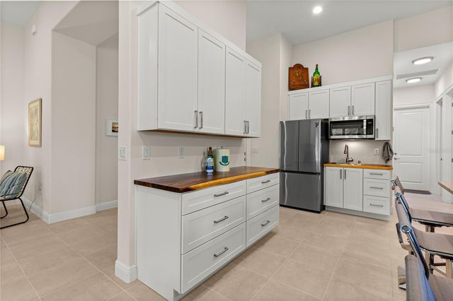 5090 GREENS DRIVE, Lady Lake, FL 32159