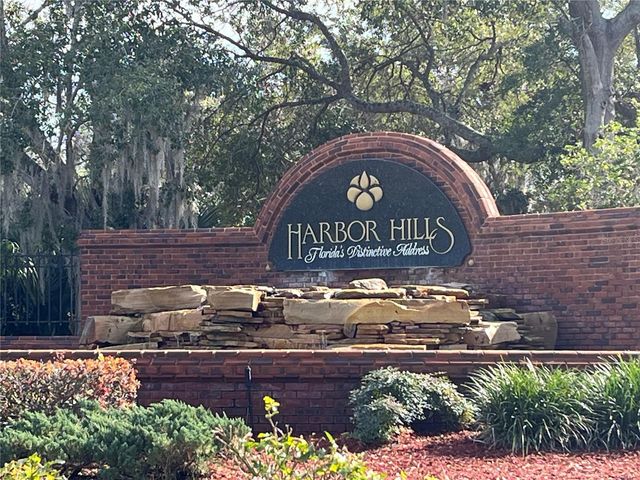 5090 GREENS DRIVE, Lady Lake, FL 32159