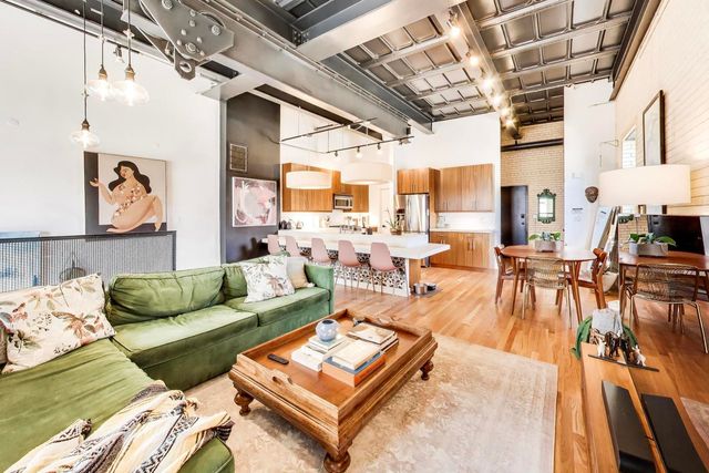 1128 W Ardmore Avenue 9, Chicago, IL 60660