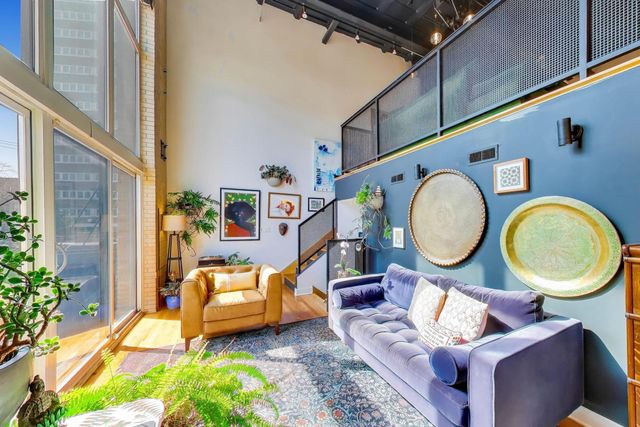 1128 W Ardmore Avenue 9, Chicago, IL 60660