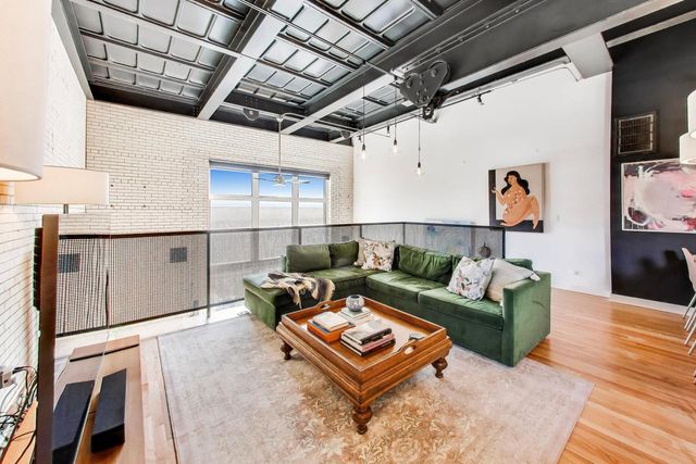 1128 W Ardmore Avenue 9, Chicago, IL 60660