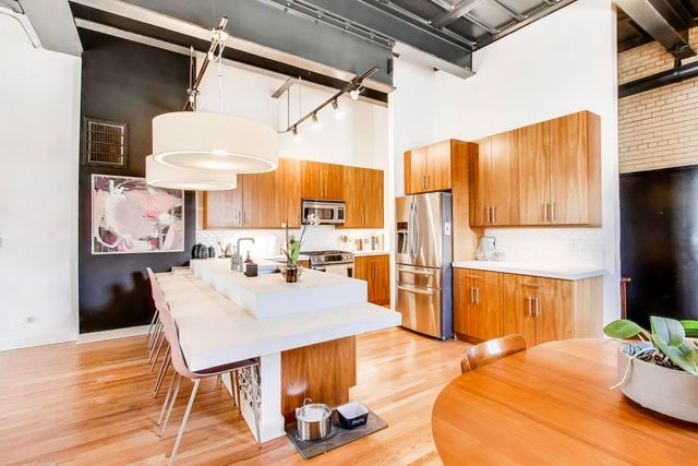 1128 W Ardmore Avenue 9, Chicago, IL 60660