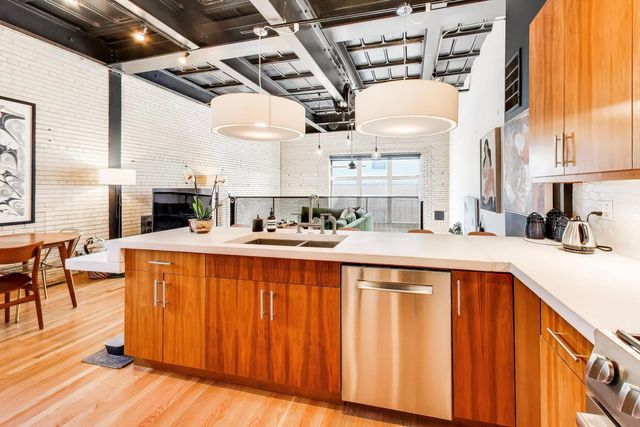 1128 W Ardmore Avenue 9, Chicago, IL 60660