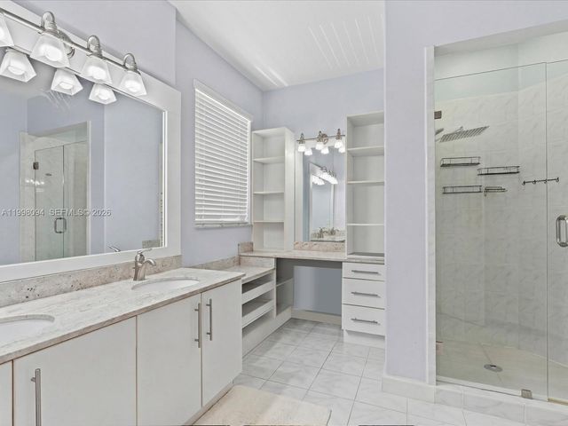 10872 NW 51st Ln, Doral, FL 33178