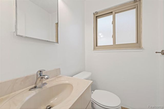 4681 Dickson Drive, Sterling Heights, MI 48310