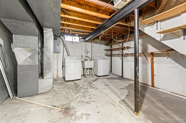 4681 Dickson Drive, Sterling Heights, MI 48310