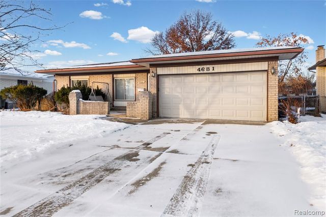 4681 Dickson Drive, Sterling Heights, MI 48310