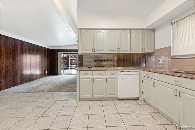 4681 Dickson Drive, Sterling Heights, MI 48310