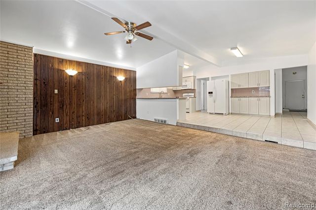 4681 Dickson Drive, Sterling Heights, MI 48310