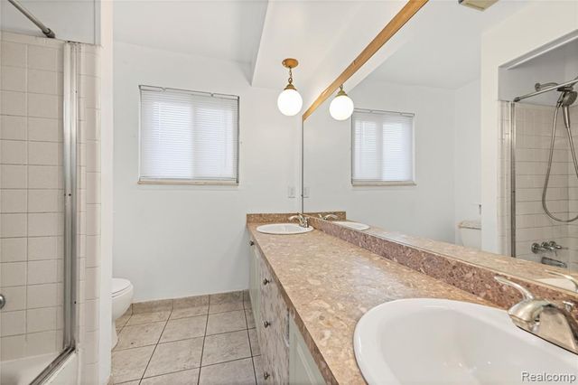 4681 Dickson Drive, Sterling Heights, MI 48310