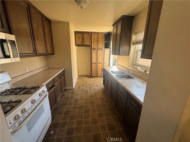 10600 Hildreth Avenue, South Gate, CA 90280