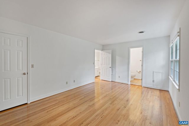 2752 HYDRAULIC RD, Charlottesville, VA 22901