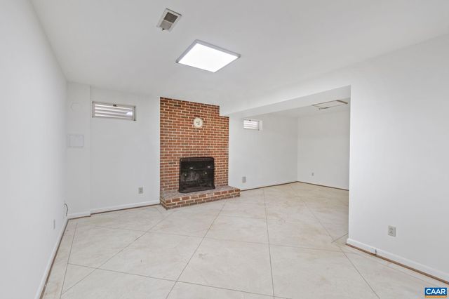 2752 HYDRAULIC RD, Charlottesville, VA 22901