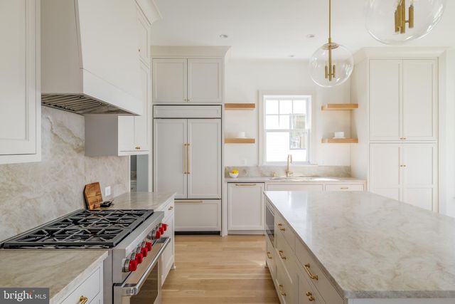 632 N KENMORE ST, Arlington, VA 22201