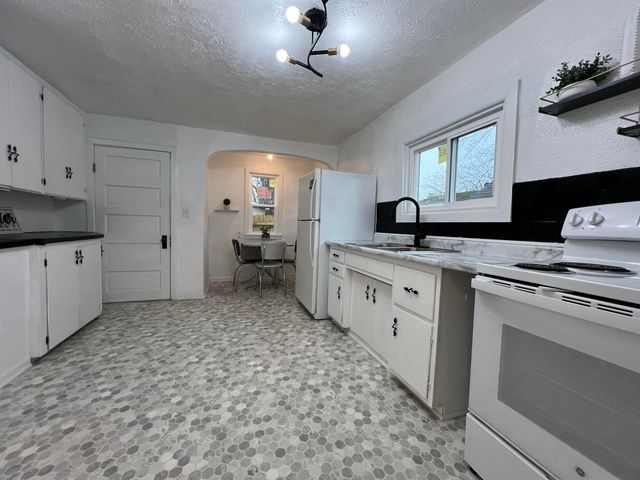 49 Broadway Boulevard, Battle Creek, MI 49037