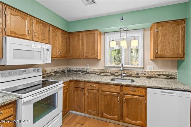 13 Tudor Court, Brick, NJ 08723