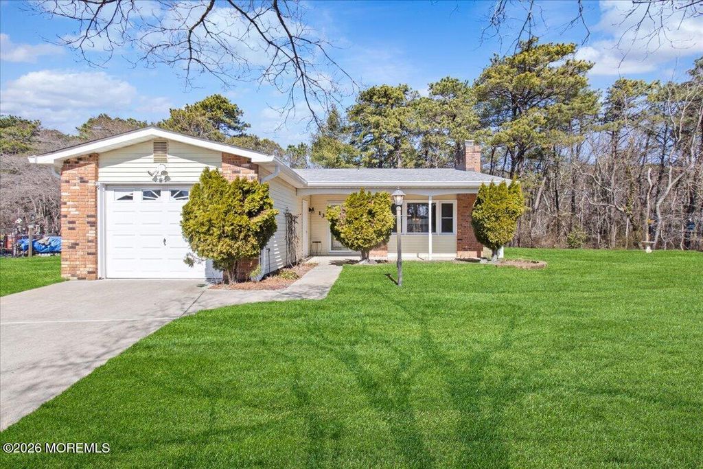 13 Tudor Court, Brick, NJ 08723