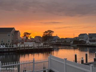 6 Travelers Way, Bayville, NJ 08721