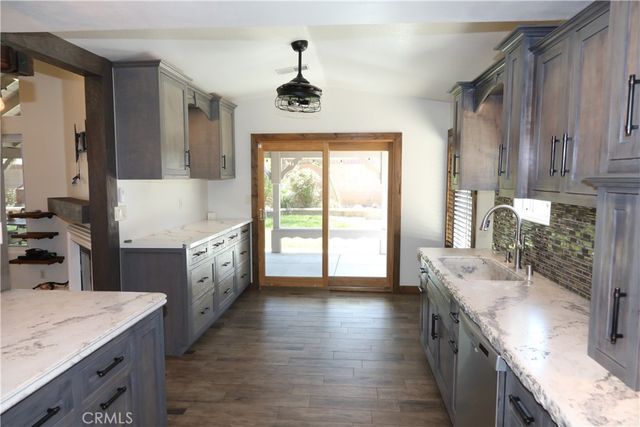 1724 High Vista, Palmdale, CA 93550