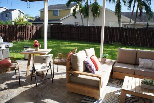 14574 SW 94th Ln, Miami, FL 33186