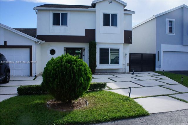 14574 SW 94th Ln, Miami, FL 33186