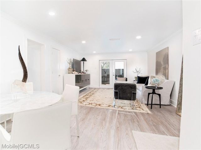 3655 Old Shell Road 314, Mobile, AL 36608