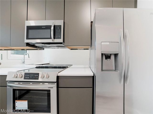 3655 Old Shell Road 314, Mobile, AL 36608