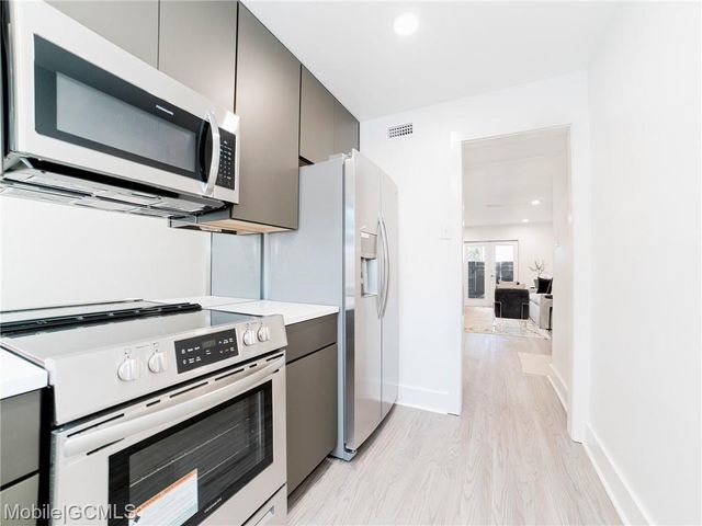 3655 Old Shell Road 314, Mobile, AL 36608