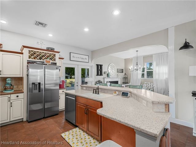 2910 Fairway Lane, Bowling Green, FL 33834