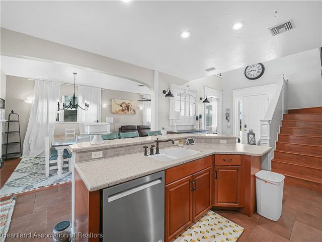 2910 Fairway Lane, Bowling Green, FL 33834