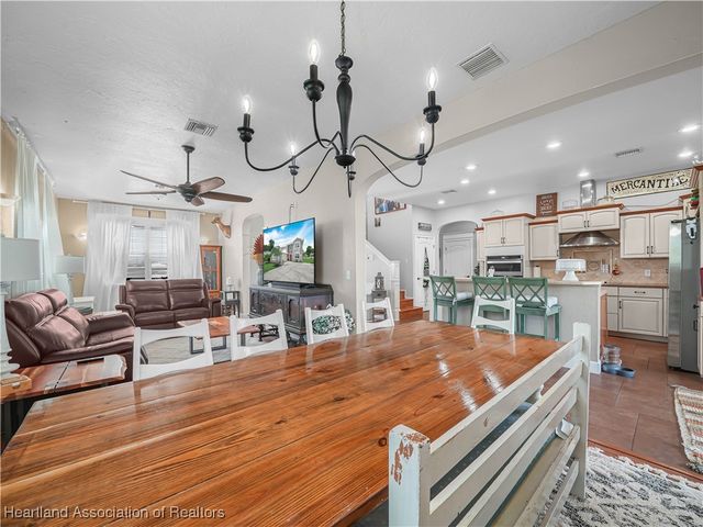 2910 Fairway Lane, Bowling Green, FL 33834