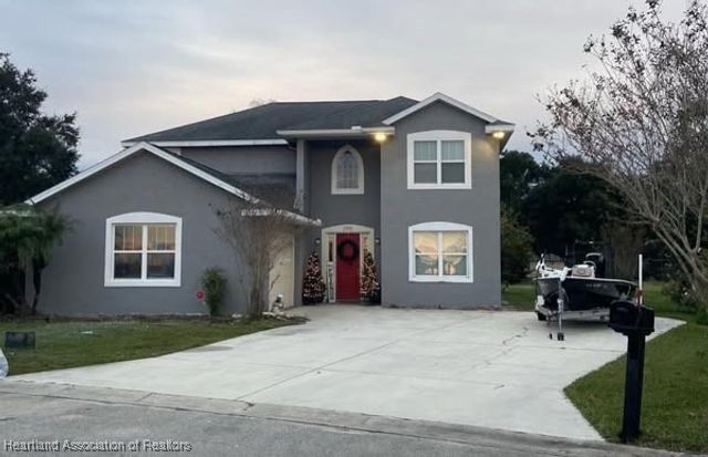 2910 Fairway Lane, Bowling Green, FL 33834