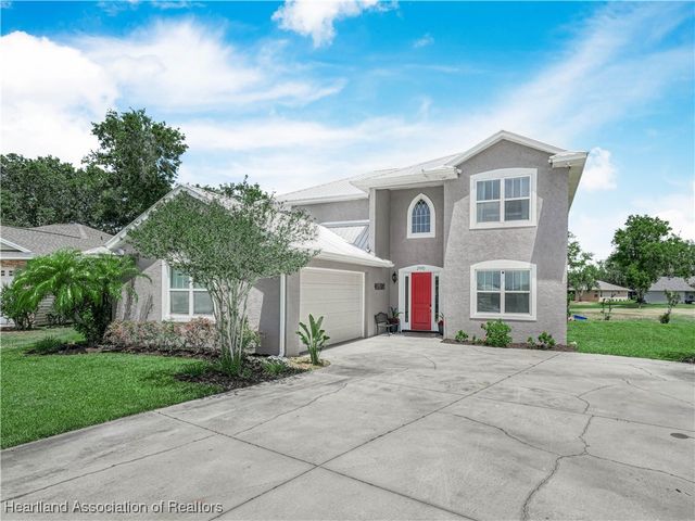 2910 Fairway Lane, Bowling Green, FL 33834