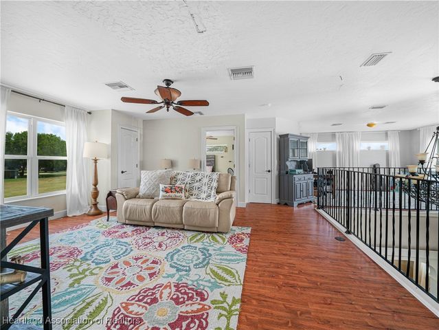 2910 Fairway Lane, Bowling Green, FL 33834