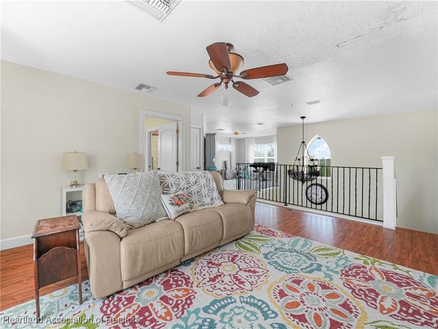 2910 Fairway Lane, Bowling Green, FL 33834