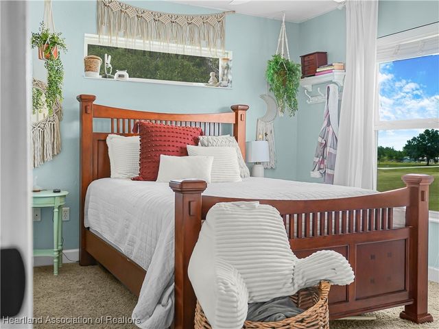 2910 Fairway Lane, Bowling Green, FL 33834